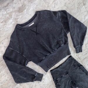 NWOT American Eagle Gray Acid Wash Cropped Sweatshirt M